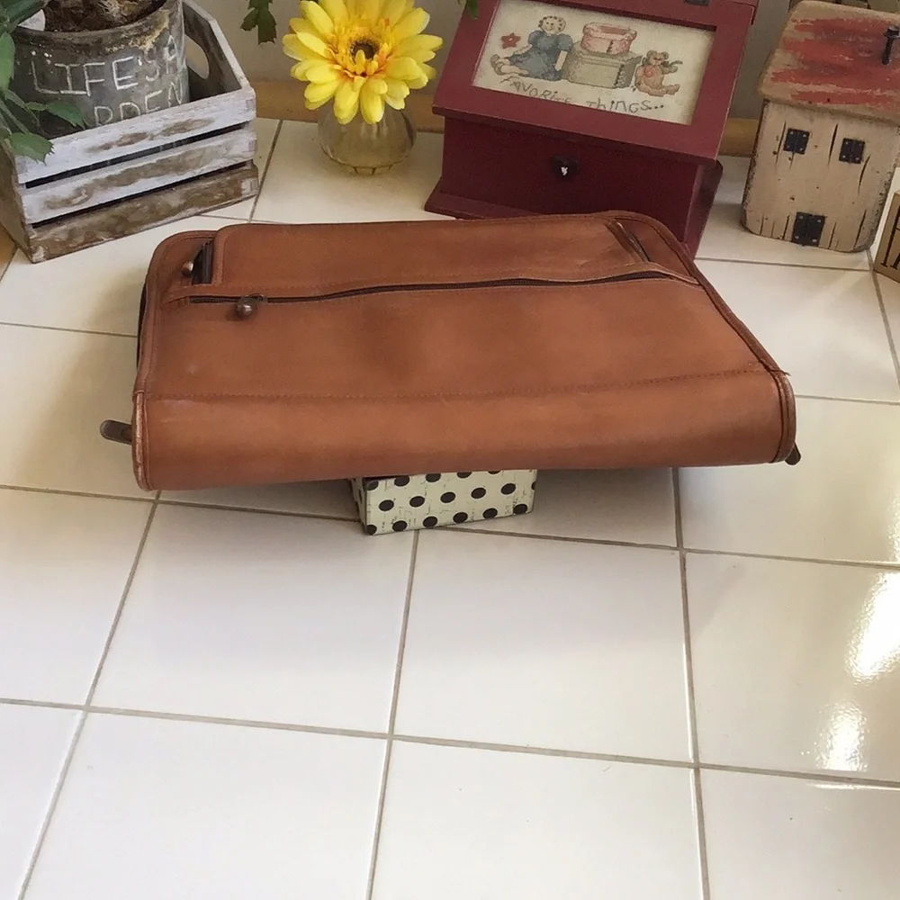 Vintage ‘Avenues’ Genuine Leather Fan File Briefcase
